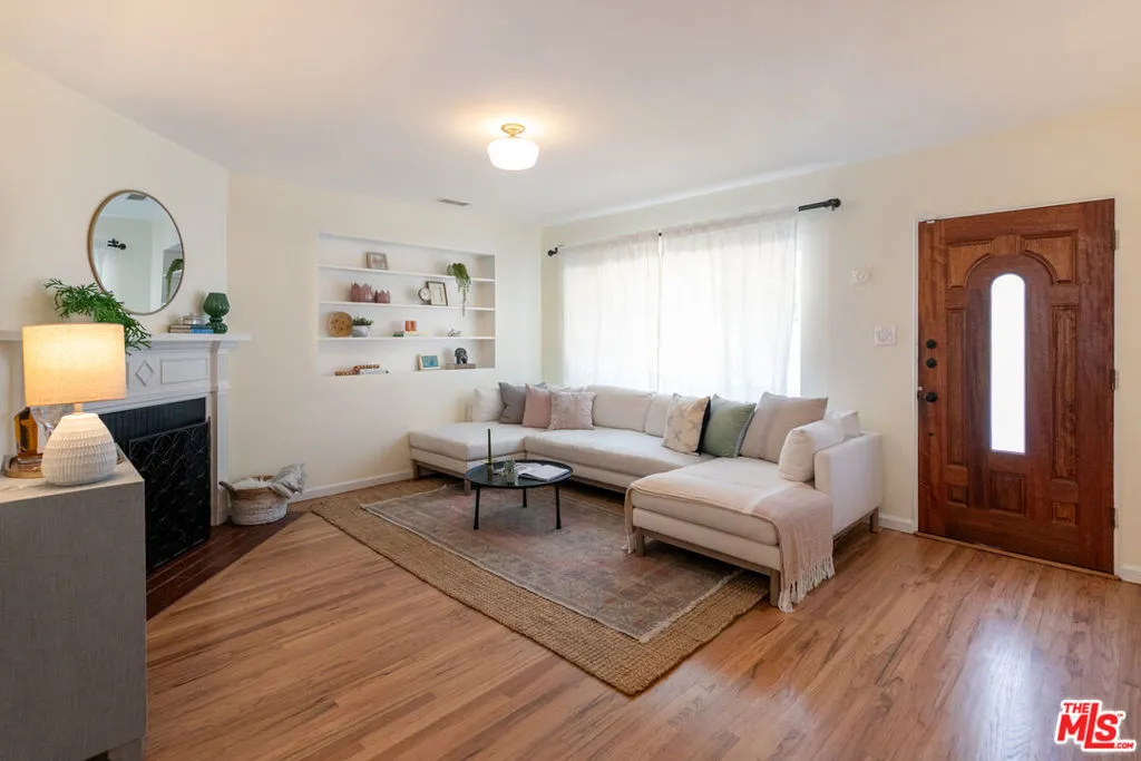 1809 N Rose Street, Burbank, California 91505 home-pic-6